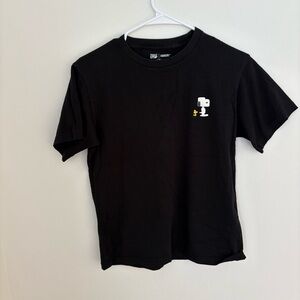 Black snoopy/peanuts tshirt with design on back size kids 13 Uniqlo